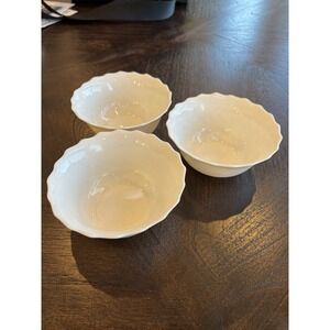 Vtg‎ Arcopal France Milk Glass 5 in Bowls 3 set Scalloped Swirl Elegant Durable